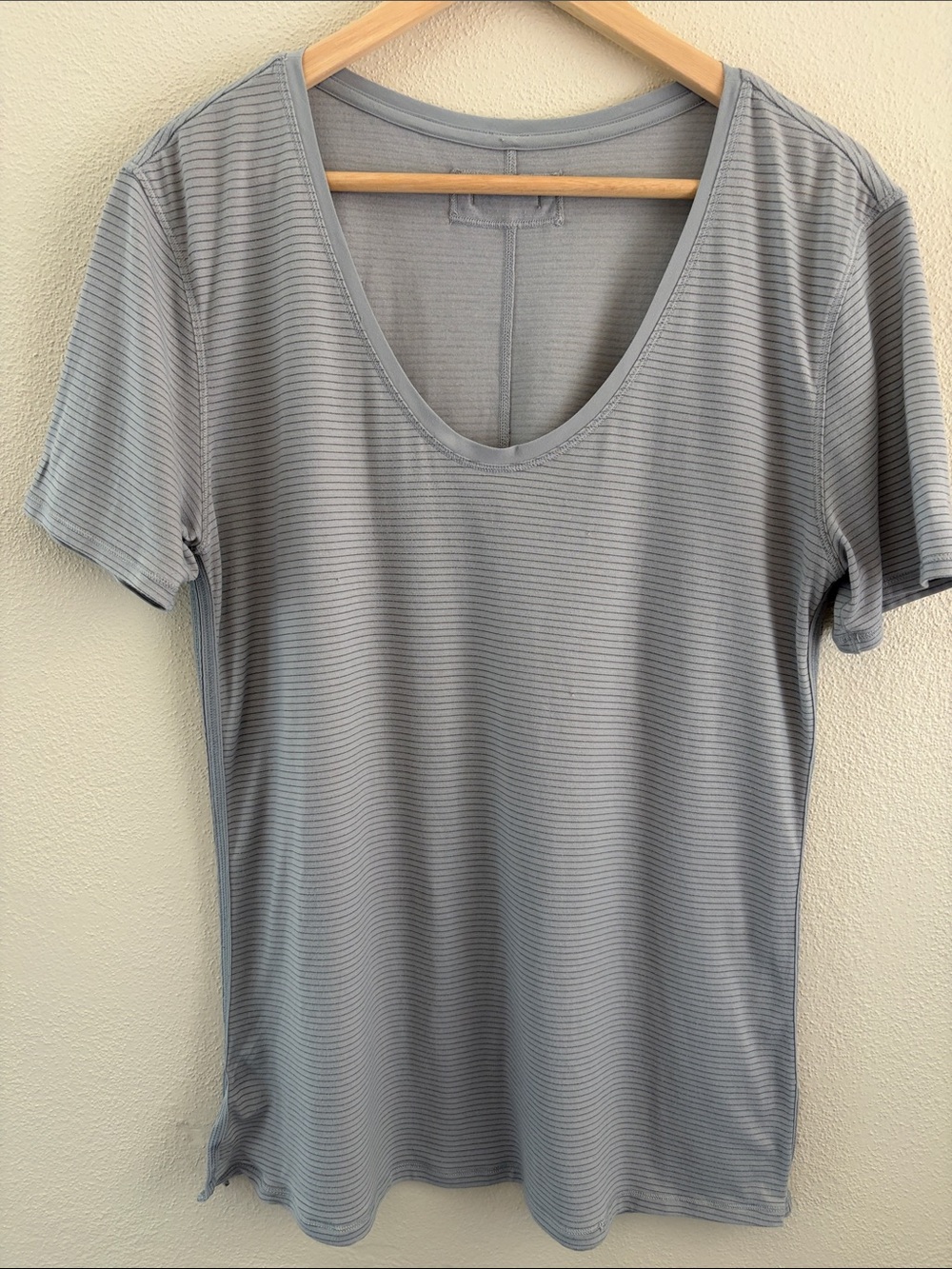 Lululemon striped short sleeve scoop neck tee | gray | size Large